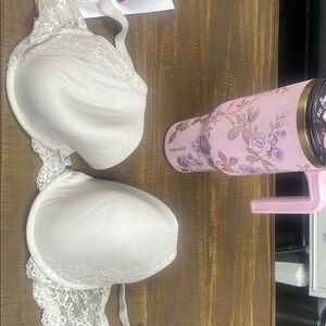 Victoria's Secret White Lace Underwire Bra